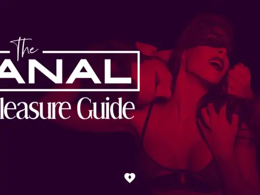 Kobieta w koronkowej opasce na oczy, zmysłowo wyginająca się. Tytuł "The ANAL Pleasure Guide" sugeruje eksplorację przyjemności, w tym masaż odbytu.