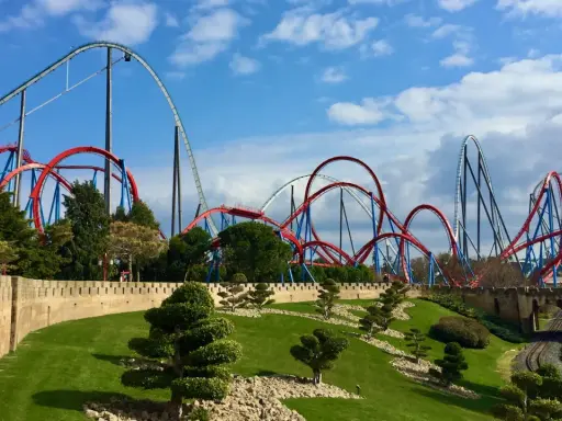 Horarios parques atracciones 2026: Tu guía para evitar colas