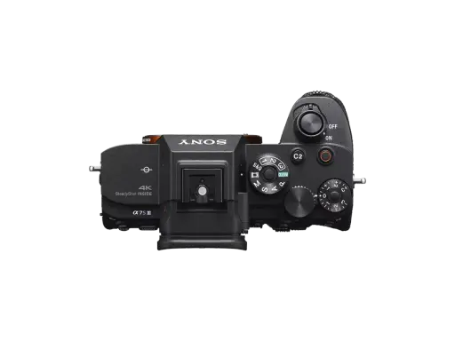 Vista superior de la cámara Sony a7s III, con diales de modo, botones personalizables y estabilizador SteadyShot 4K.