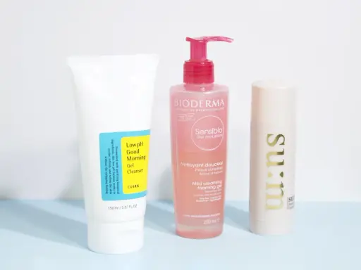 Trois nettoyants visage : COSRX, Bioderma Sensibio et Su:m37. Quel nettoyant visage choisir pour votre peau ?
