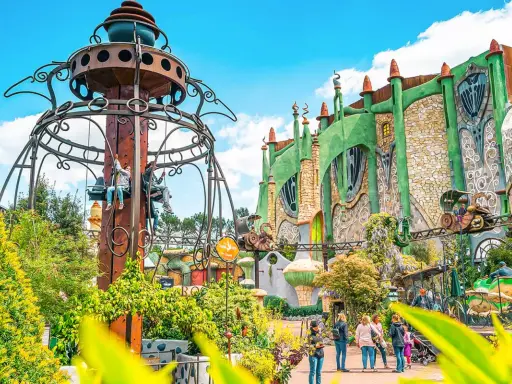 Phantasialand Attraktionszeiten: Öffnungszeiten & Tipps für Ihren Besuch