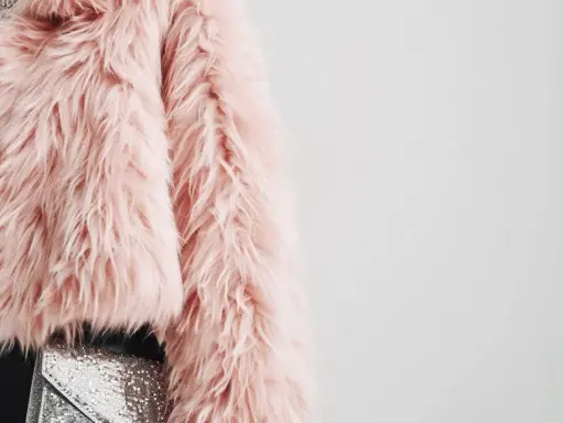 Moda z futrem sztucznym krótkim: najnowsze trendy mody