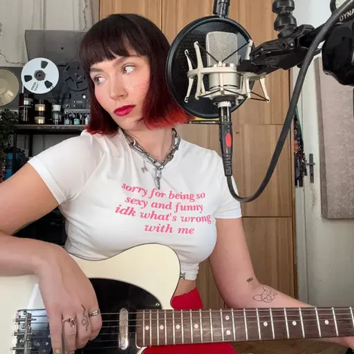 Marysia Kowalska (na gitarze) • Cały album • Wszystkie utwory • Wykonawca