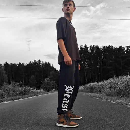 Young Maga • Dyskografia • Życiorys • Utwory