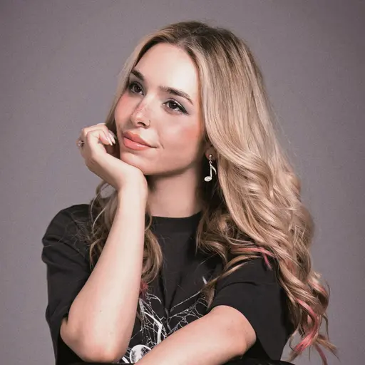 Aria Martelle • Dyskografia • Życiorys • Utwory