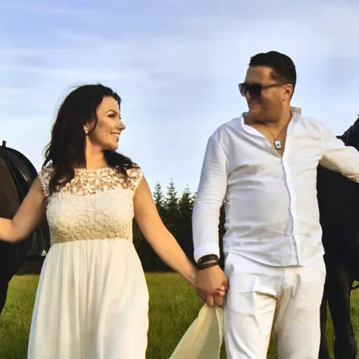 Tylko bądź • Cały album • Wszystkie utwory • Wykonawca