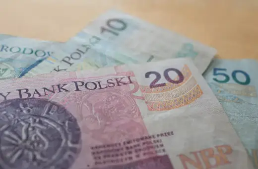 Polskie banknoty 10, 20 i 50 zł. Idealne na wynagrodzenie za urlop i wakacyjne wydatki.