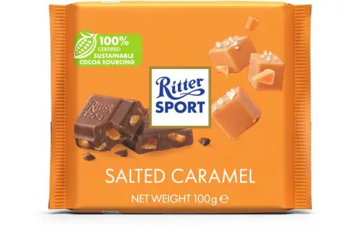 Czekoladki Ritter Sport o smaku solonego karmelu, z kawałkami karmelu i orzechów. 100% zrównoważone pozyskiwanie kakao.