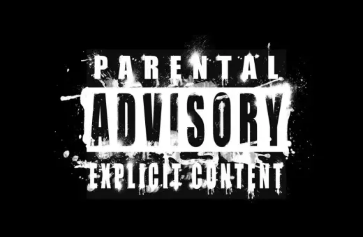 Napis "PARENTAL ADVISORY EXPLICIT CONTENT" w stylu graffiti, ostrzegający przed treściami nieodpowiednimi dla dzieci.