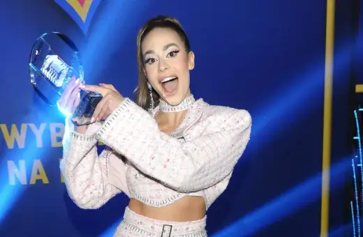 Blanka Stajkow z nagrodą, świętuje sukces. Jej utwory zdobywają serca fanów.