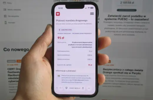Oszustwo smishing! Fałszywa strona do zapłaty mandatu drogowego. Uważaj na podejrzane linki i nie podawaj danych.