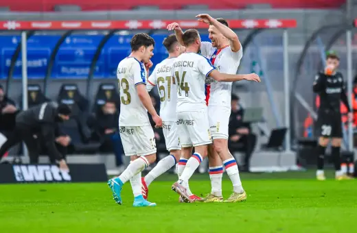 Piłkarze Jagiellonii Białystok świętują bramkę przeciwko Górnikowi Zabrze.