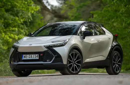 Nowe Toyota C-HR GR Sport. Czy warto? Sprawdź opinie i recenzje tego stylowego crossovera.