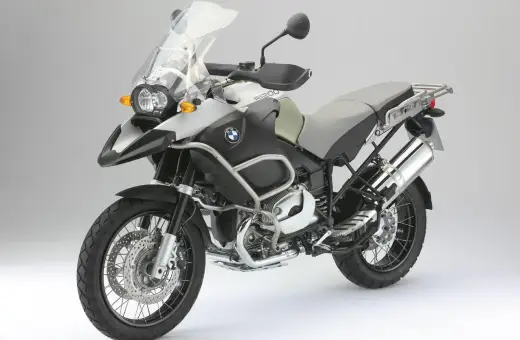 BMW GS 1200, motocykl turystyczny, idealny na długie trasy. Zastanawiasz się nad jego spalaniem?