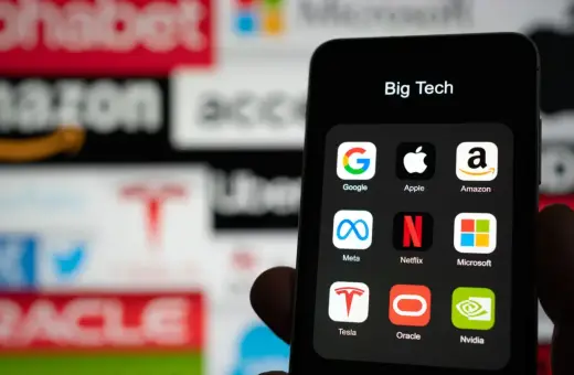 Ikona "Big Tech" na telefonie, z logotypami Google, Apple, Amazon, Meta, Netflix, Microsoft, Tesla, Oracle, Nvidia. Dyskusja o podatek cyfrowy.