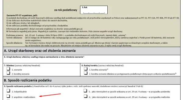 Formularz PIT-37. Czy osoba do 26 roku życia musi składać PIT? Tak, jeśli spełnia warunki. Zaznacz sposób rozliczenia: indywidualnie, z małżonkiem, jako wdowa/wdowiec lub samotnie wychowująca dzieci.