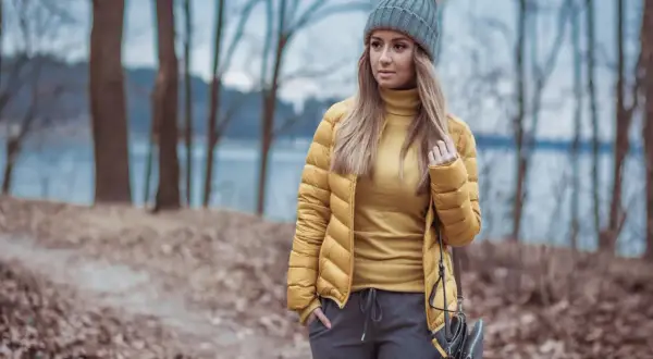 Jaki kolor czapki do bezowej kurtki? 5 idealnych połączeń
