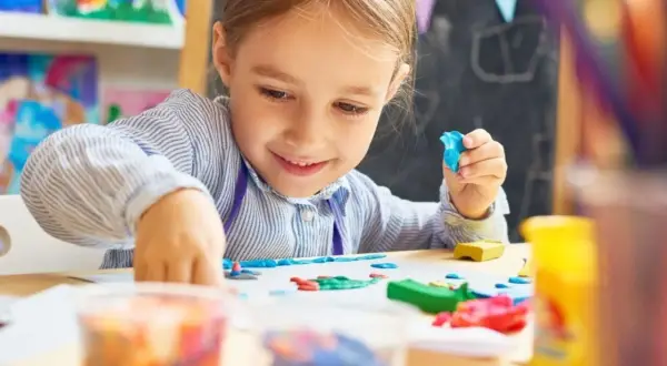 Co potrzebne dla przedszkolaka: niezbędna lista rzeczy na start