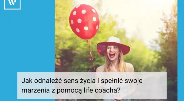 Szczęśliwa kobieta z czerwonym balonem w grochy, szukająca odpowiedzi na pytanie, jak odnaleźć sens życia.