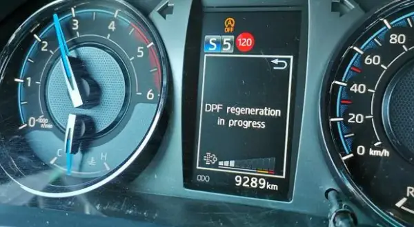 Jak wymusić wypalanie DPF w Toyocie i uniknąć problemów z silnikiem