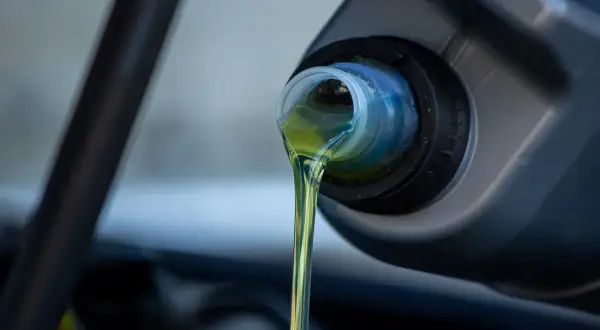 Opinie o oleju Motul: Czy warto zainwestować w ten produkt?
