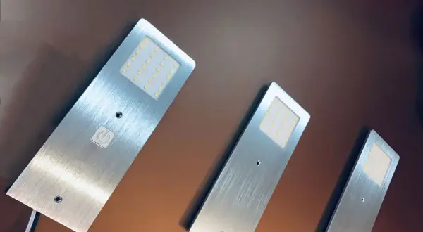 Flache LED-Unterbauleuchten für die Küche: Effiziente Beleuchtungslösungen