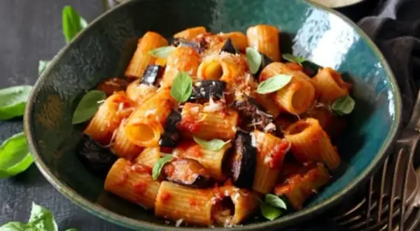 Pâtes à la Norma : Le secret d'une recette sicilienne inoubliable