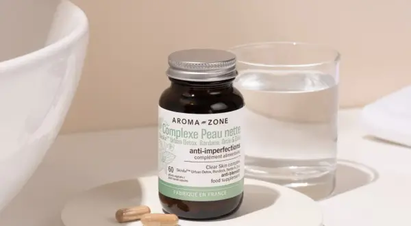 Complexe Peau Nette Aroma-Zone, un complément alimentaire anti-acné. Avis sur la vitamine A et ses bienfaits pour la peau.