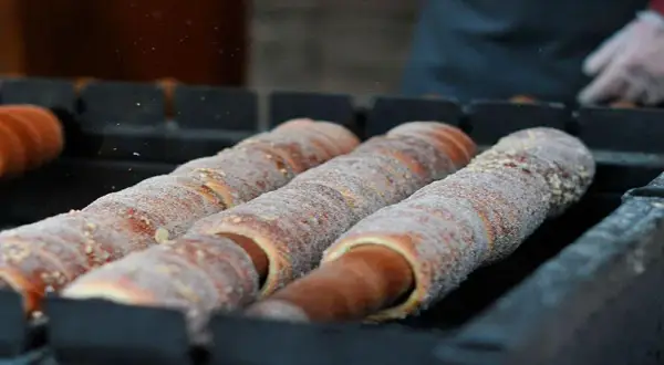 Trdelník Praga: ¿El postre checo? Dónde encontrar el auténtico