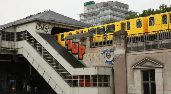 1UP Graffiti: Berlins anonyme Crew erobert die Welt