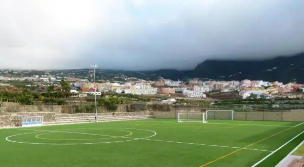 ¿Jugar en el Antonio Yeoward? Guía del Campo, Alquiler y UD Longuera