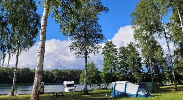 Okoniny Nadjeziorne atrakcje: odkryj najlepsze miejsca na relaks i zabawę