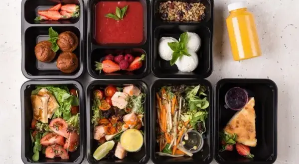 Załóż catering dietetyczny: Wymogi, koszty, Sanepid i marketing
