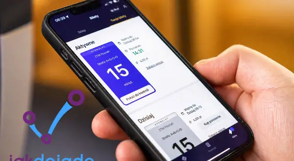 Na ekranie telefonu widać aplikację jak dojadę z aktywnym biletem 15-minutowym ZTM Poznań.