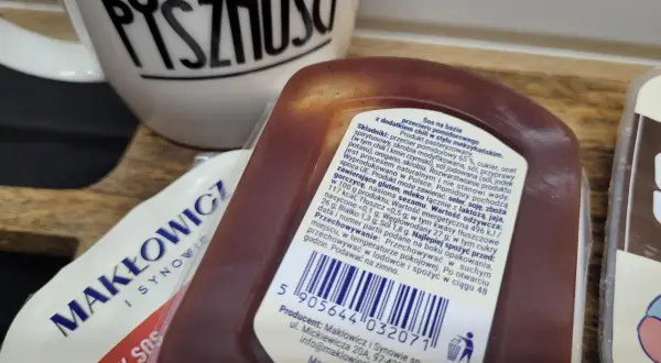 Sos Makłowicza z pomidorów i chili. Sprawdź, co tak naprawdę znajduje się w składzie sosów Roberta Makłowicza: pomidory, chili, cukier, ocet spirytusowy.