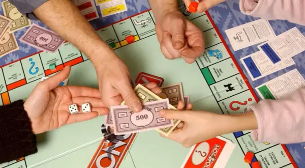 Kiedy można kupić dom w Monopoly? Odkryj zasady i triki gry