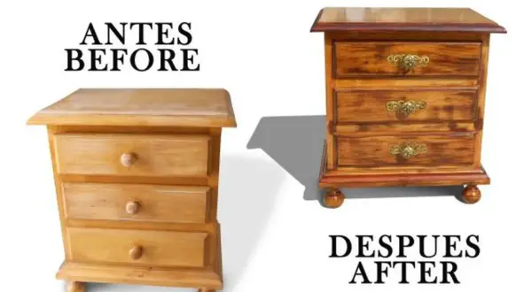 Mesita de noche antigua antes y después de restaurar. La de la izquierda está sin tratar, la de la derecha luce renovada con herrajes dorados.