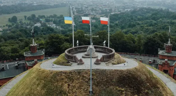 Jak wygląda flaga Ukrainy? Symbolika, historia i solidarność