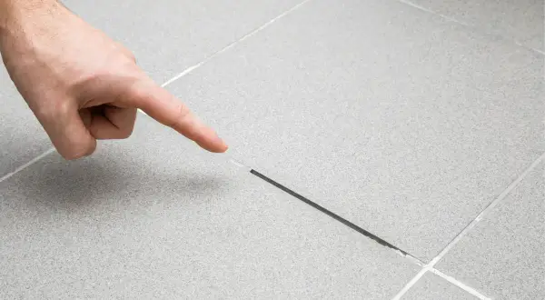 Jak łatwo i trwale zmienić kolor fugi na jaśniejszy – poradnik krok po kroku