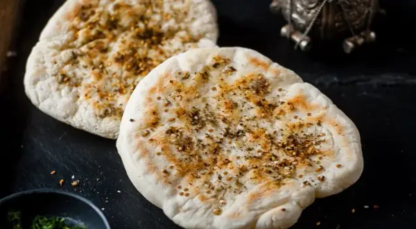 Naan jak z tandoor? Zrób go w domu! Prosty przepis
