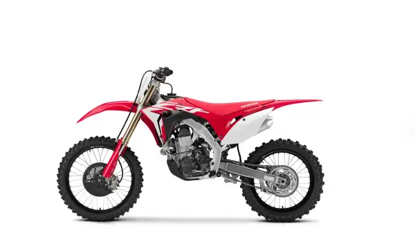 Honda CRF 450 ile koni – moc silnika i porównanie modeli