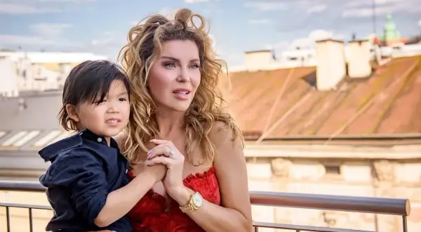 Kinga z Żony Hollywood ile ma lat? Zaskakujące fakty o jej wieku