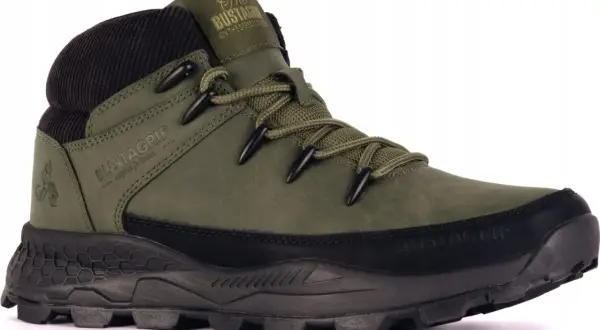 Zielone buty trekkingowe BUSTAGRIP z czarną podeszwą i sznurówkami. Idealne na górskie wyprawy.