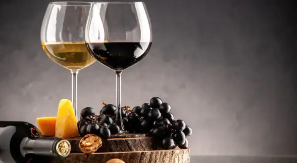 Czy wino bezalkoholowe ma alkohol? Sprawdź, co musisz wiedzieć