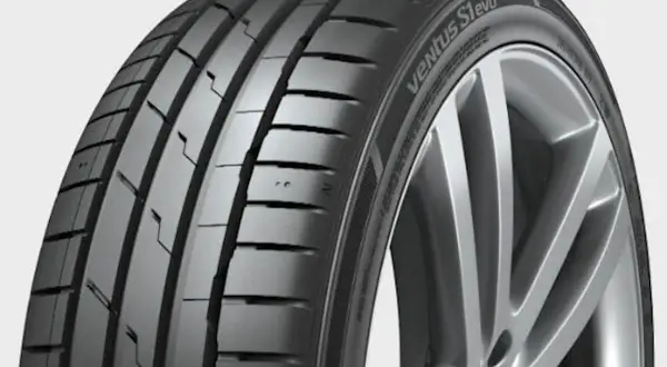Opony Hankook Ventus S1 evo3 na stylowej feldze. Sprawdź opinie i przekonaj się o ich jakości.