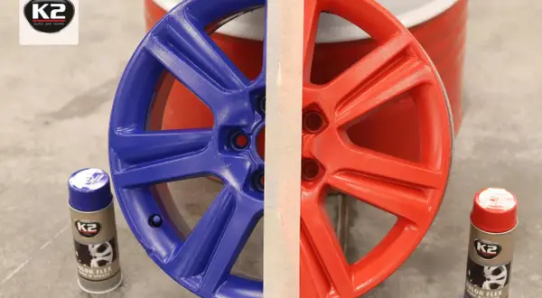 Jak pomalować felgi aluminiowe? Jedna połowa felgi niebieska, druga czerwona. Puszki z farbą K2 Color Flex.