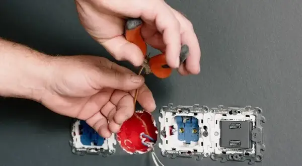 Osadzenie Puszki Elektrycznej: Jakie Są Koszty? Bezpieczny Dom