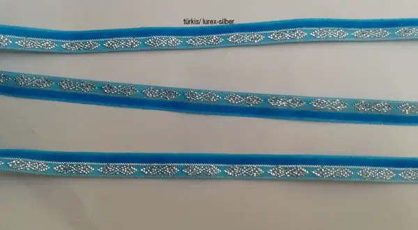 Türkisblaues Samtband mit silberner Lurex-Verzierung, ideal für Dirndl.