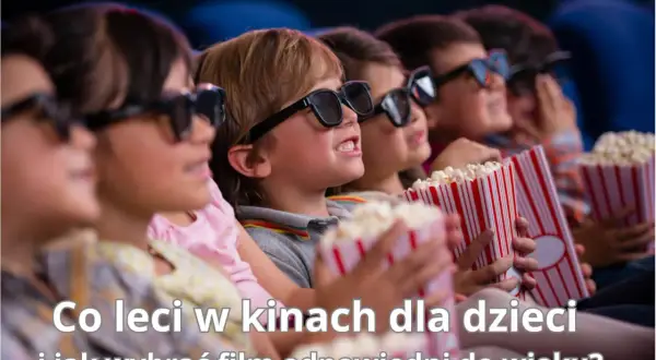 Dzieci w okularach 3D z popcornem w kinie, szukają najlepszych filmów fantastycznych dla dzieci.
