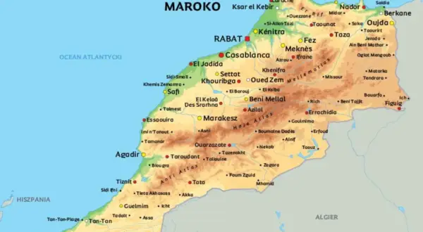 Mapa Maroka z zaznaczonymi miastami, wybrzeżem Oceanu Atlantyckiego i Morzem Albo reńskim.
